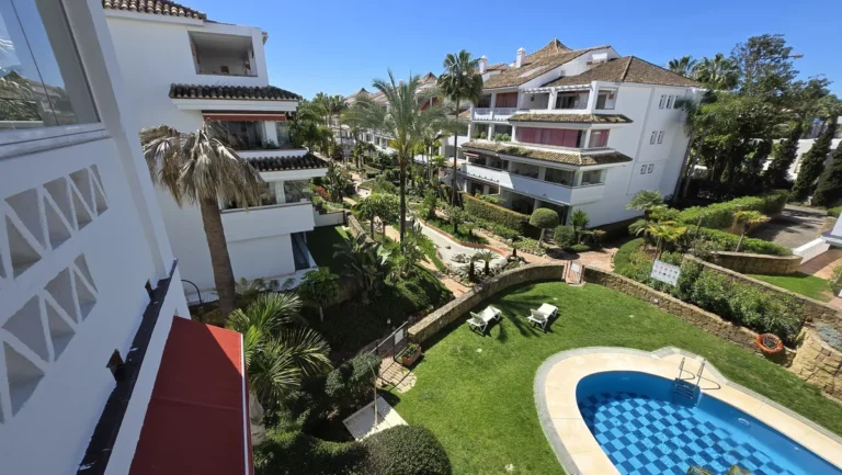 Elegantes Apartment am Strand in Marbella – Exklusives Wohnen