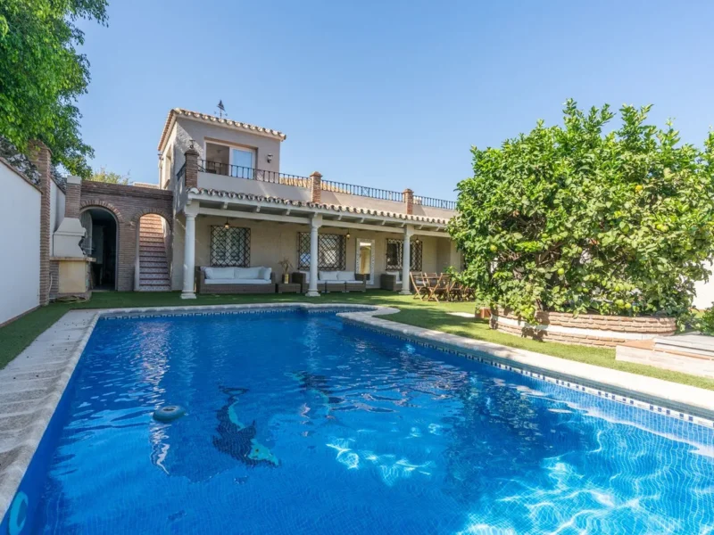 Elegante Villa in Marbella: Ihr Traumhaus an der Costa del Sol