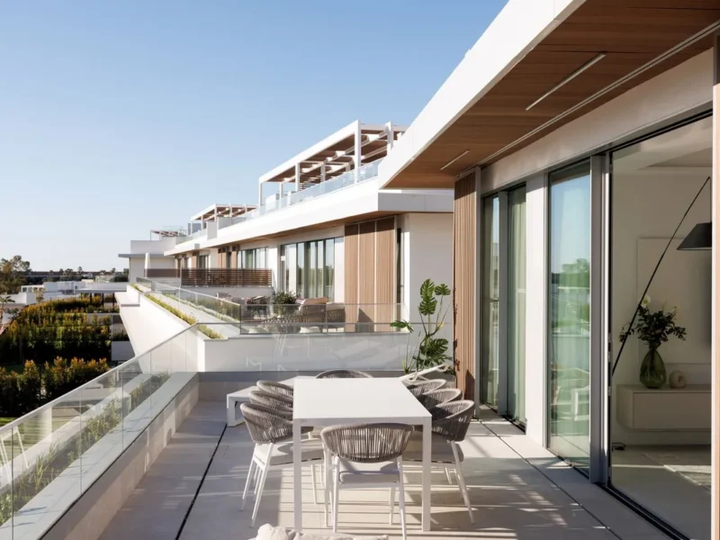 Luxuriöses Duplex-Penthouse in Estepona mit Golfplatzblick