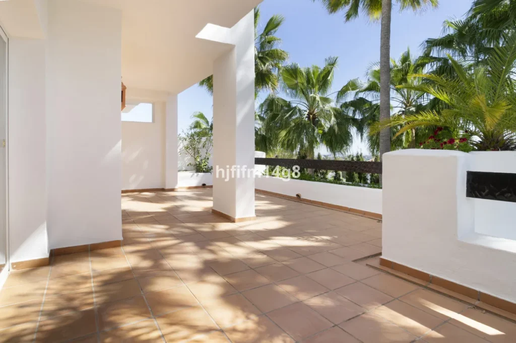 Elegante Wohnung in Nueva Andalucía – Ein Juwel an der Costa del Sol