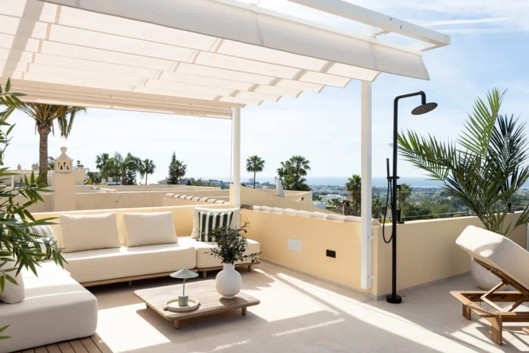 Elegantes Reihenhaus in La Quinta, Benahavís mit Meerblick