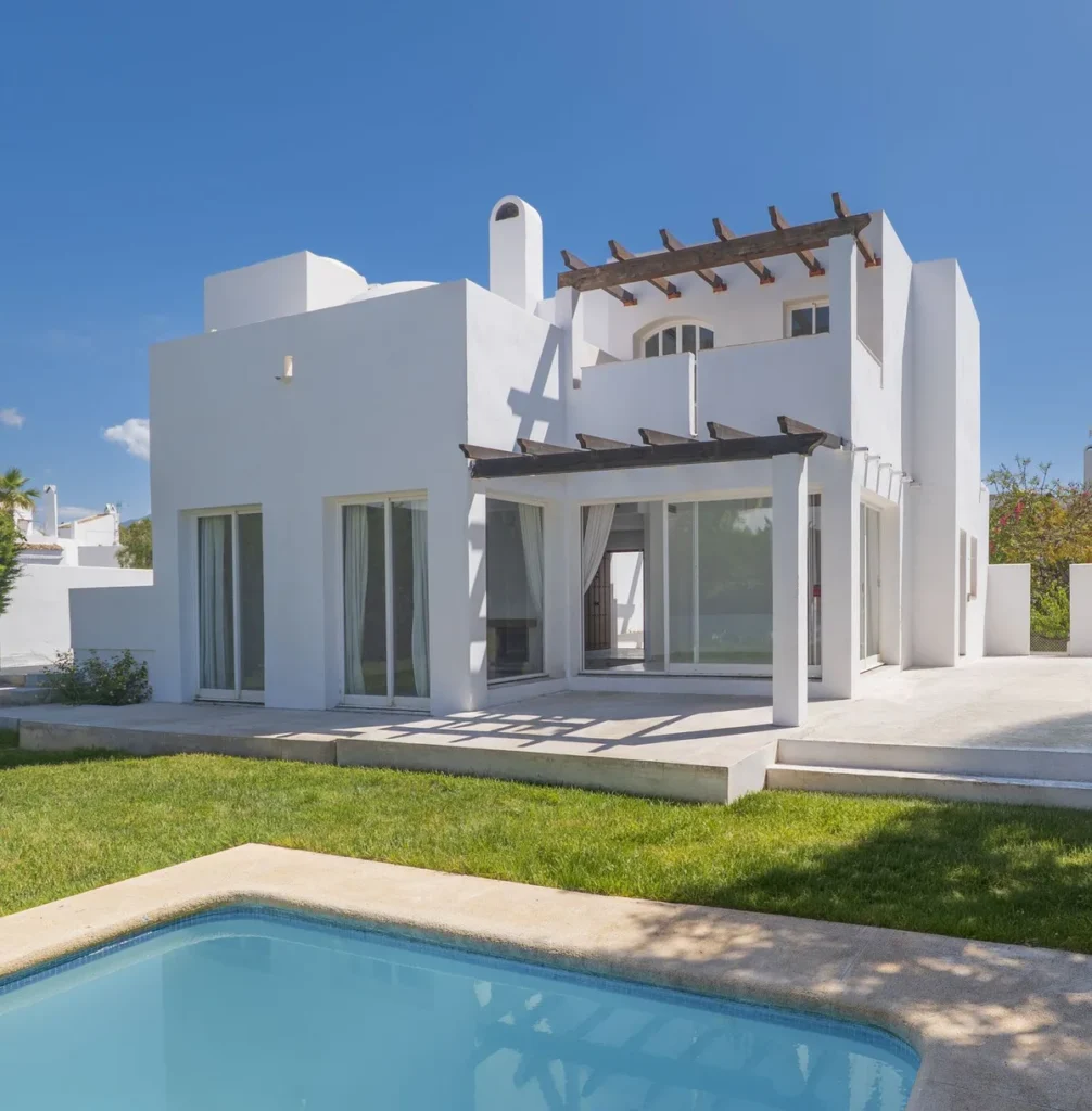 Elegante Familienvilla in Puerto Banús mit Gestaltungsspielraum
