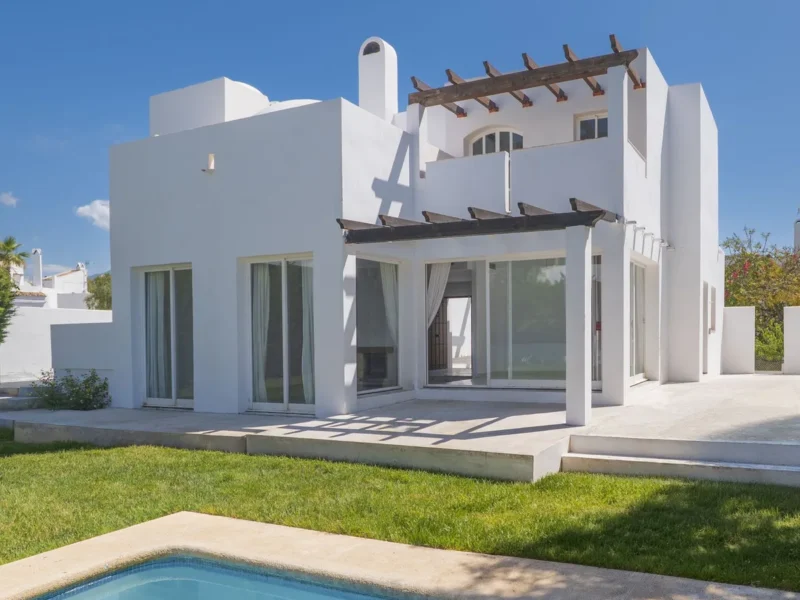 Elegante Familienvilla in Puerto Banús mit Gestaltungsspielraum