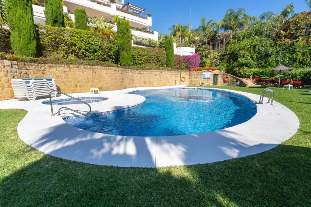 Elegantes Apartment in Nueva Andalucía an der Costa del Sol