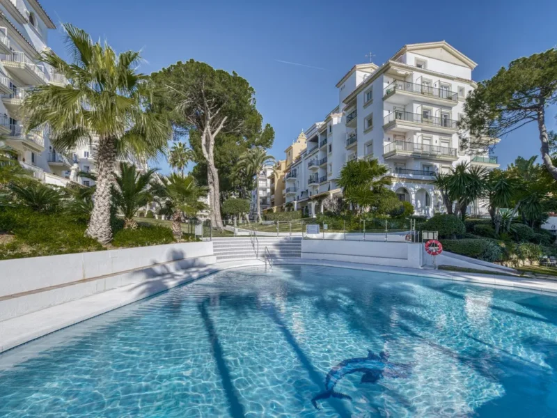 Elegante Erdgeschosswohnung in Puerto Banús, Costa del Sol