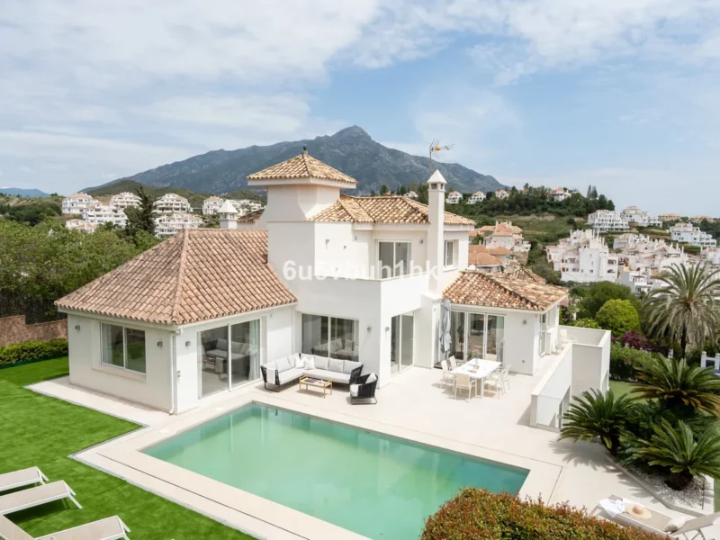 Elegante Villa in Nueva Andalucía, Marbella – Ihr Traumhaus an der Costa del Sol