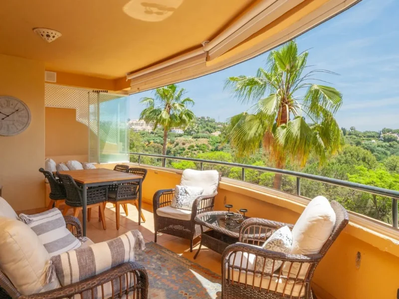 Elegante Wohnung mit Meerblick in Elviria, Marbella