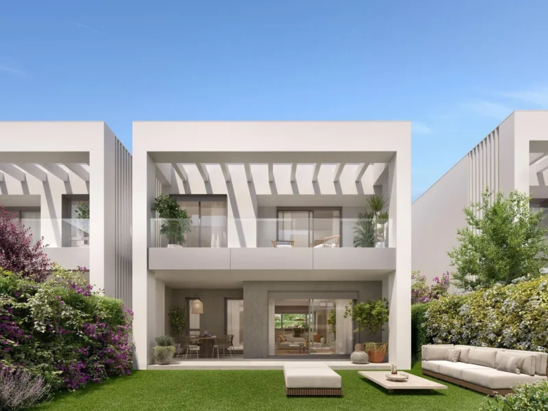 Elegantes Stadthaus in Elviria – Nur 200 m vom Strand entfernt
