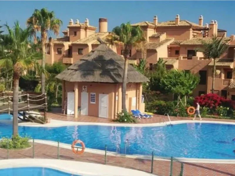 Elegantes Apartment in Estepona mit Blick auf die Costa del Sol