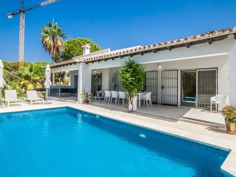 Elegante Villa in Marbella an der Costa del Sol mit Pool