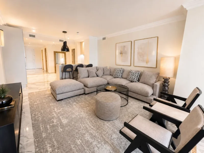 Elegante Mittelgeschosswohnung in Nueva Andalucía, Costa del Sol