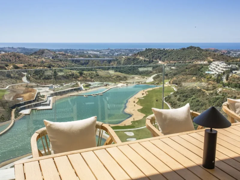 Elegantes Penthouse in Benahavís mit traumhaftem Meerblick