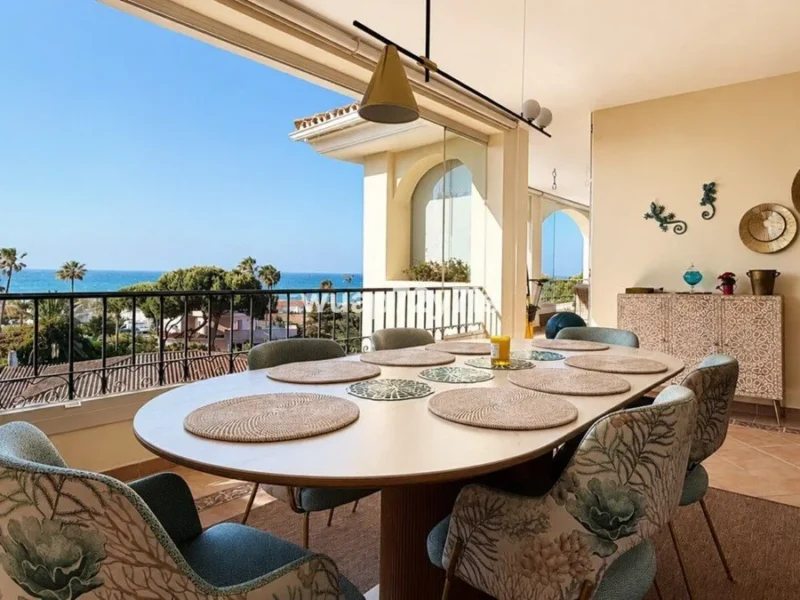Luxuriöses Penthouse mit Meerblick in Elviria, Marbella