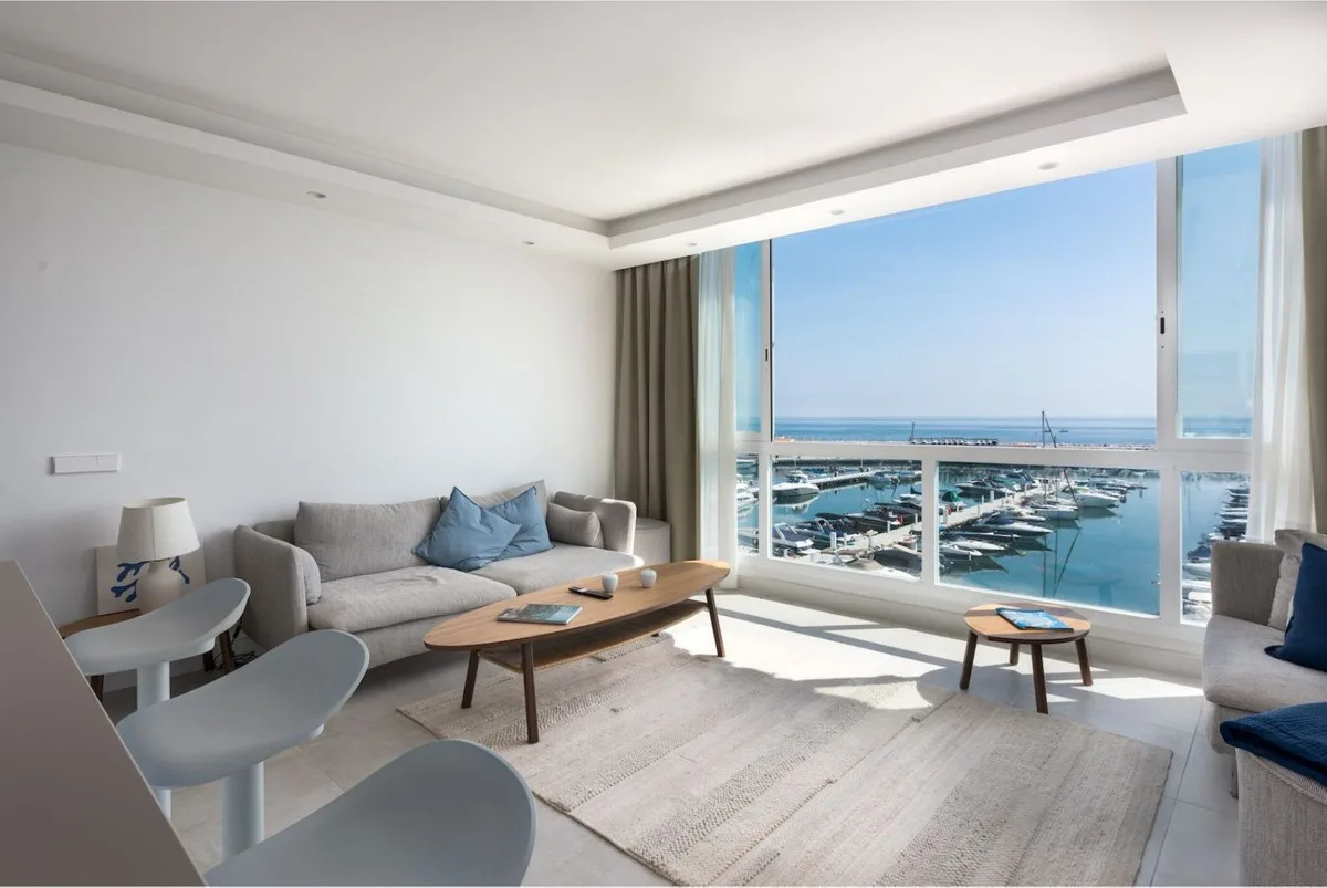 Elegantes Penthouse mit Meerblick in Puerto Banús, Marbella
