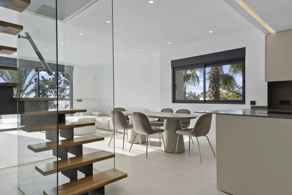 Elegant Duplex-Penthouse in El Paraiso, Costa del Sol