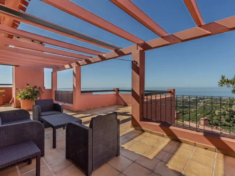 Luxuriöses Penthouse mit Meerblick in Calahonda, Costa del Sol