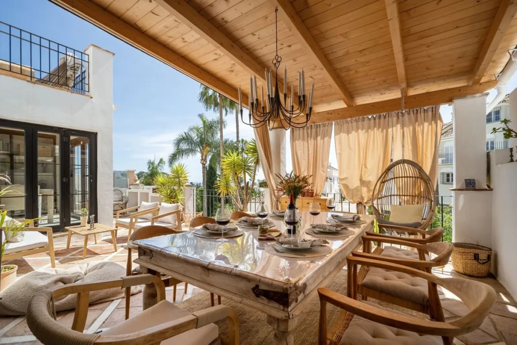 Elegantes Stadthaus mit Meerblick an der Goldenen Meile, Marbella