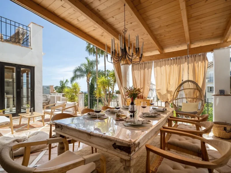 Elegantes Stadthaus mit Meerblick an der Goldenen Meile, Marbella