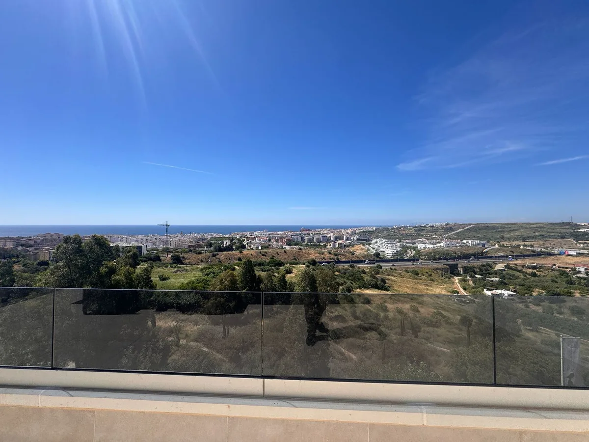 Elegantes Duplex-Penthouse mit Meerblick in Estepona