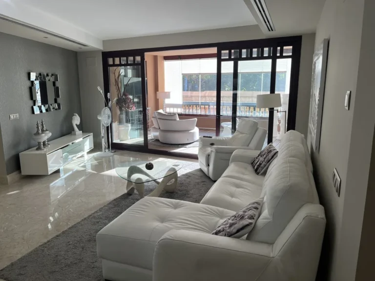 Exklusive Erdgeschosswohnung in San Pedro, Costa del Sol
