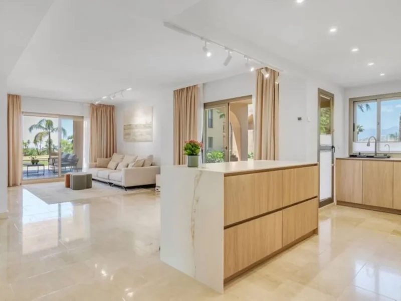 Elegantes Apartment mit Panoramablick in Benahavís
