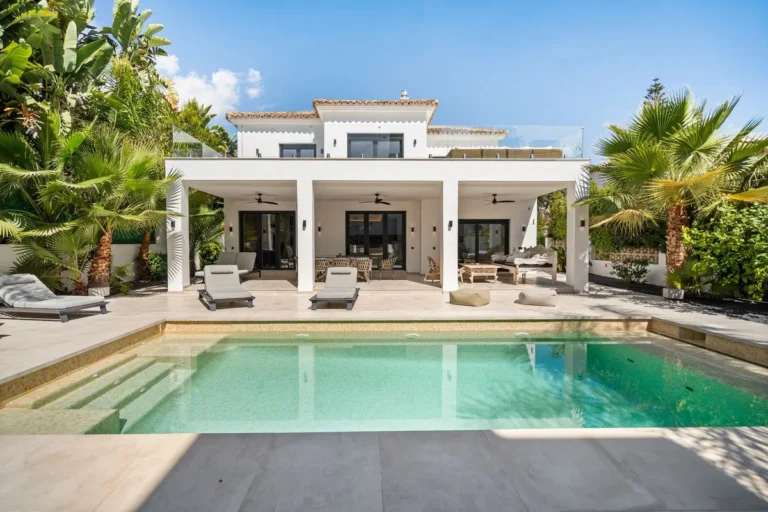 Elegante Villa in Marbesa: Luxus und Stil an der Costa del Sol