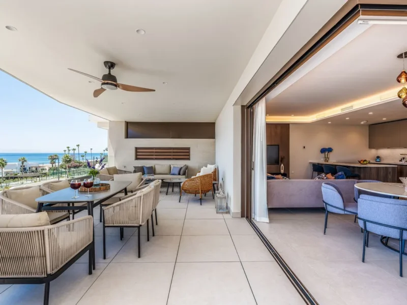 Moderne Wohnung mit Meerblick in Estepona, Costa del Sol