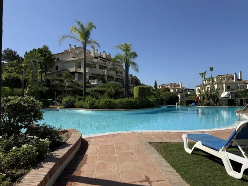 Elegantes Duplex-Penthouse mit Aussicht in Capanes del Golf