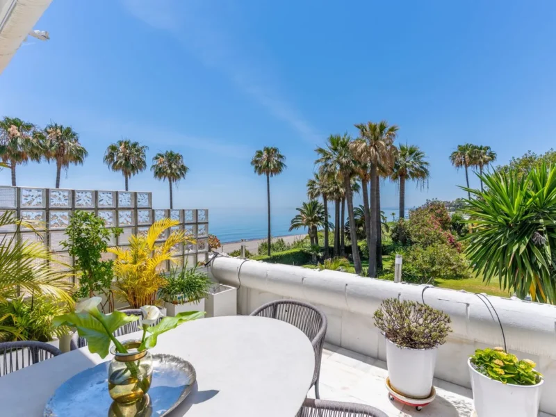 Elegantes Apartment mit Meerblick in Estepona, Costa del Sol
