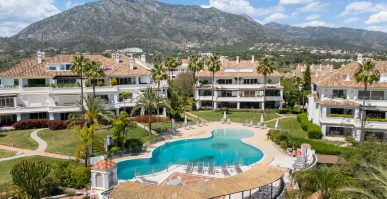Elegante Wohnung in Marbella: Exklusives Wohnen an der Goldenen Meile