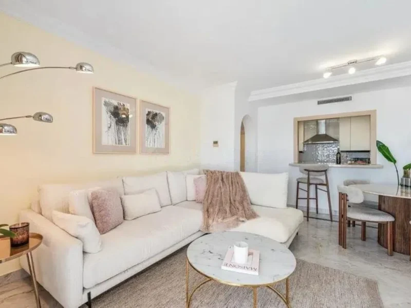 Elegantes Apartment mit Meerblick in Puerto Banús, Marbella