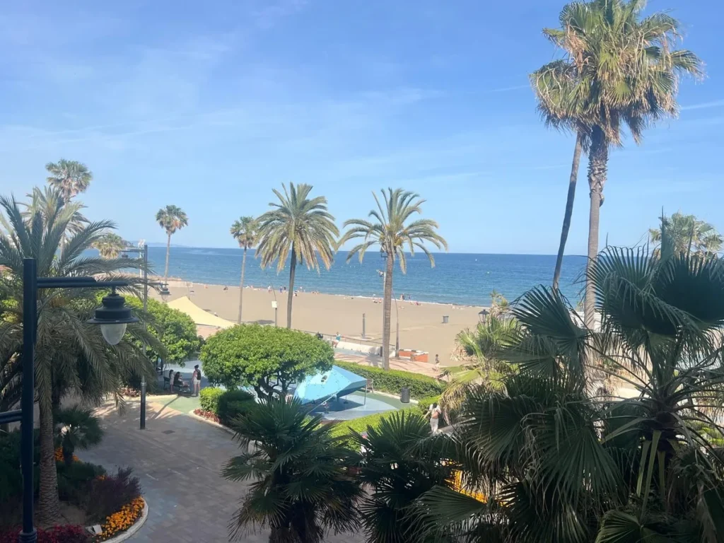 Elegantes Apartment mit Meerblick in Estepona an der Costa del Sol