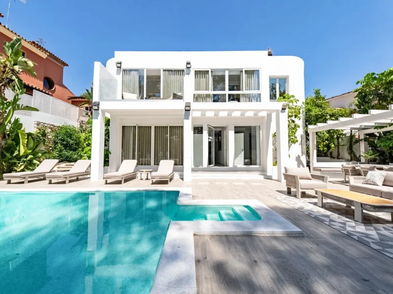 Elegante Villa mit privatem Pool in Nueva Andalucía, Marbella
