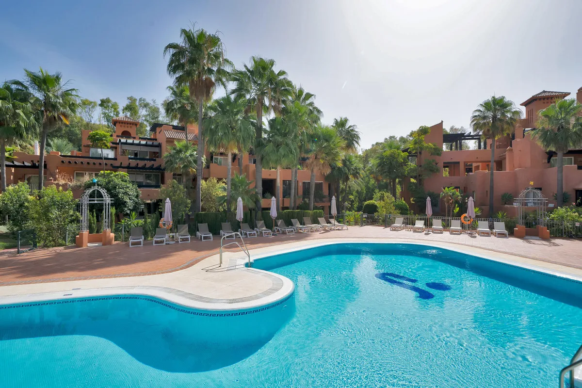 Elegante Erdgeschosswohnung in Marbella, Nueva Andalucía
