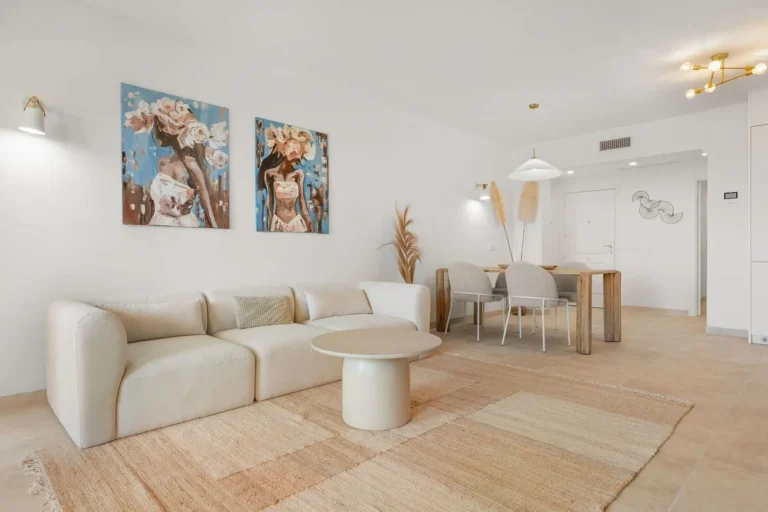 Stilvolle Wohnung in Nueva Andalucía an der Costa del Sol