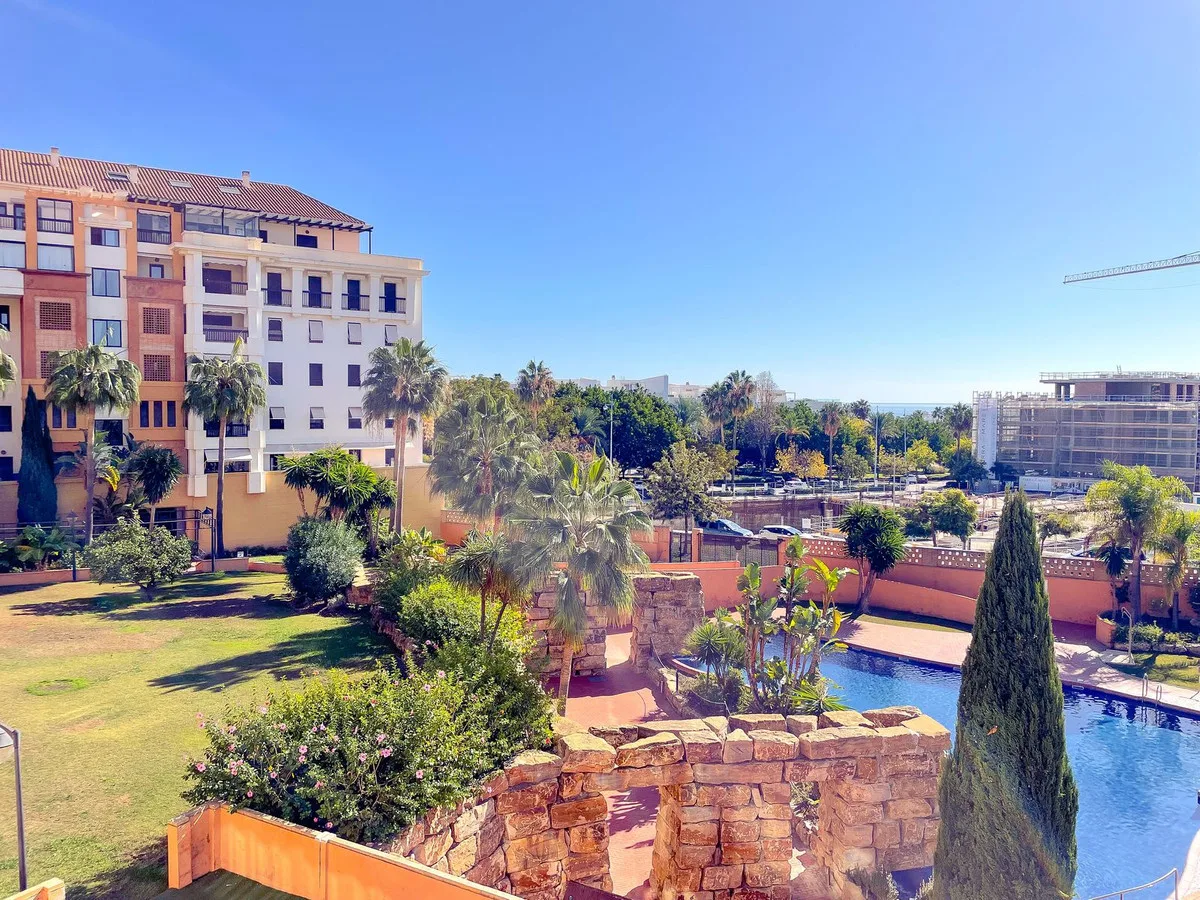 Elegante Residenz mit Meerblick in San Pedro de Alcántara