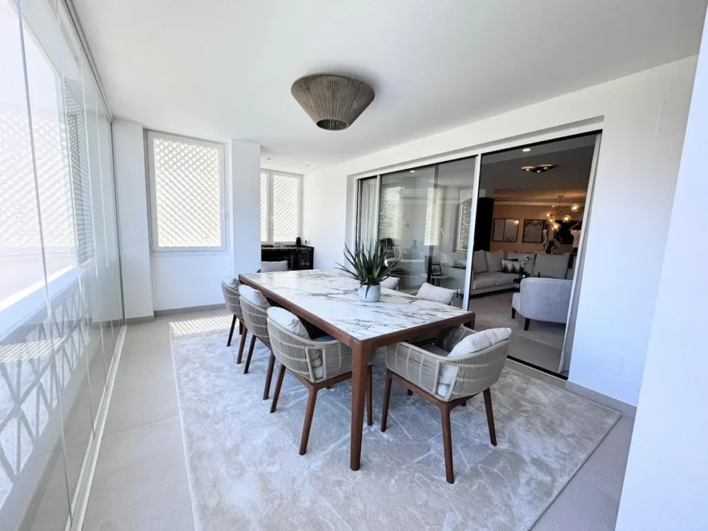 Elegantes Apartment in Puerto Banús, nur wenige Schritte zum Strand