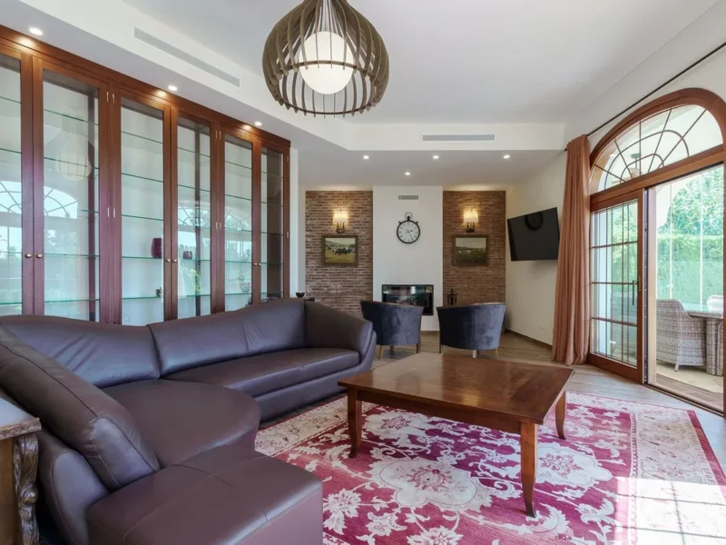 Moderne Villa mit Meerblick in El Rosario, Marbella