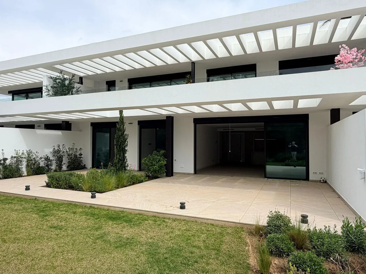 Elegantes Erdgeschossapartment in Marbella mit privatem Garten