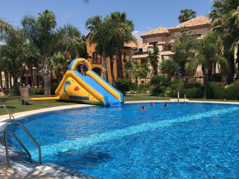 Exquisite Villa in Marbella: Stilvolles Wohnen an der Costa del Sol