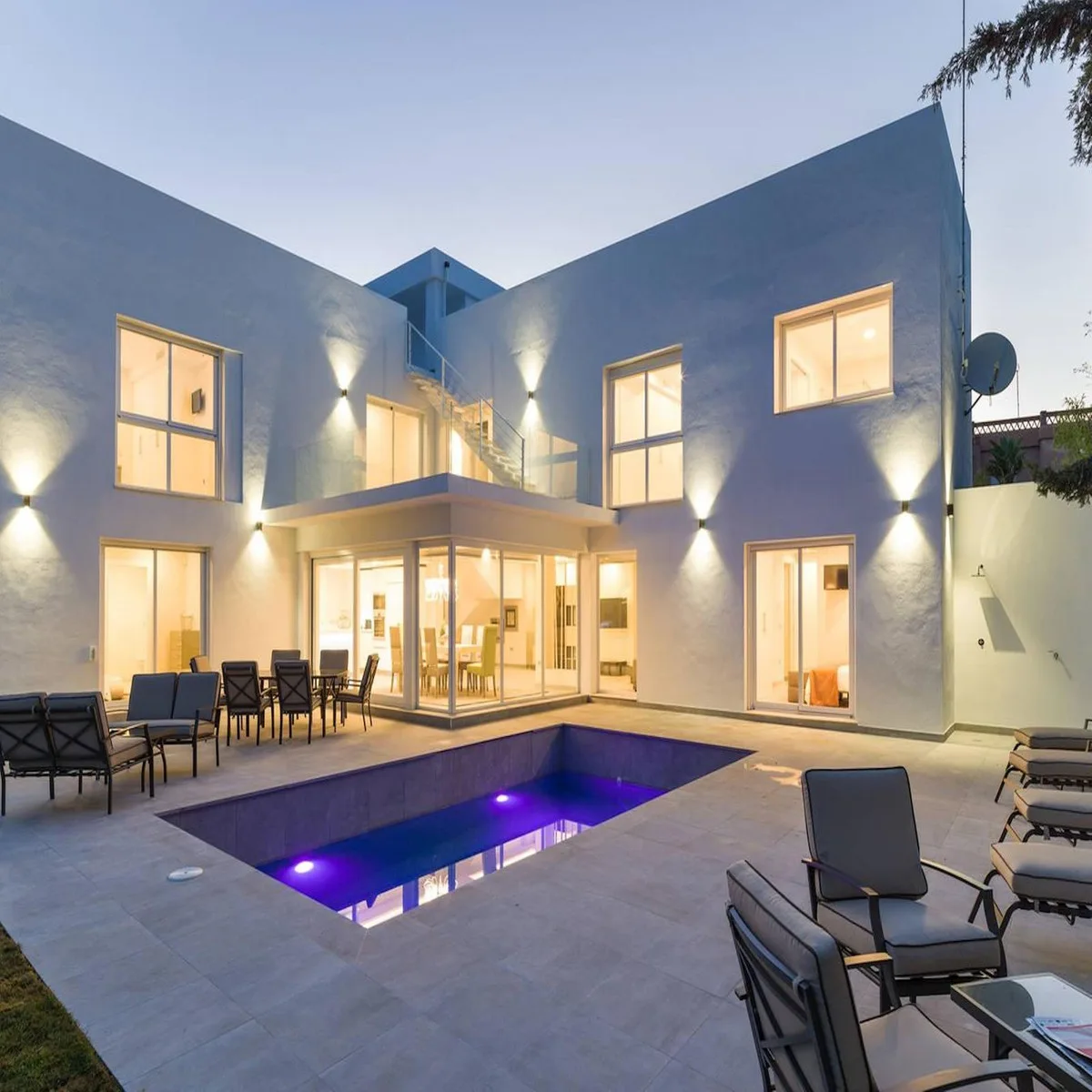 Elegante Villa in Marbella: Modernes Wohnen an der Costa del Sol