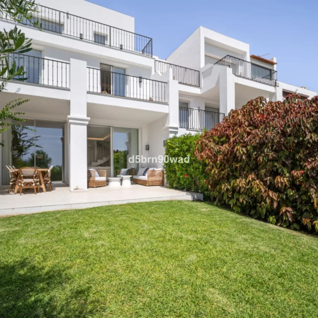 Elegantes Reihenhaus mit Meerblick in La Quinta, Benahavís