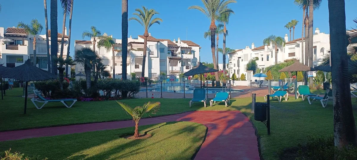 Elegantes Apartment in Costalita mit Blick auf Costa del Sol