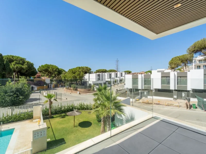 Elegantes Mittelgeschossapartment in Elviria, Costa del Sol