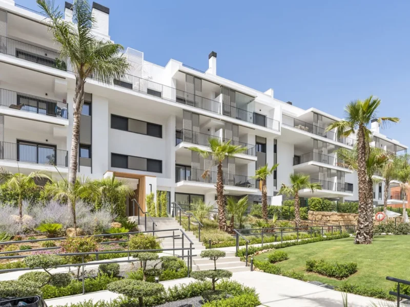 Elegantes Penthouse in Estepona mit spektakulärem Meerblick