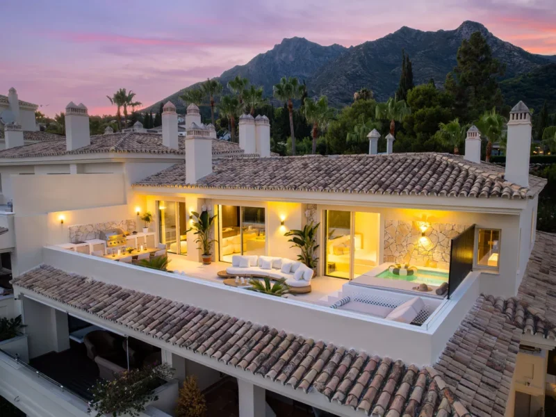 Elegantes Penthouse in Sierra Blanca mit atemberaubendem Meerblick