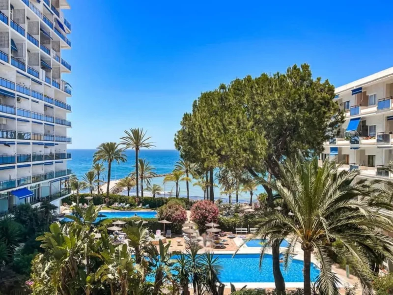Elegantes Penthaus in Marbella mit atemberaubendem Meerblick