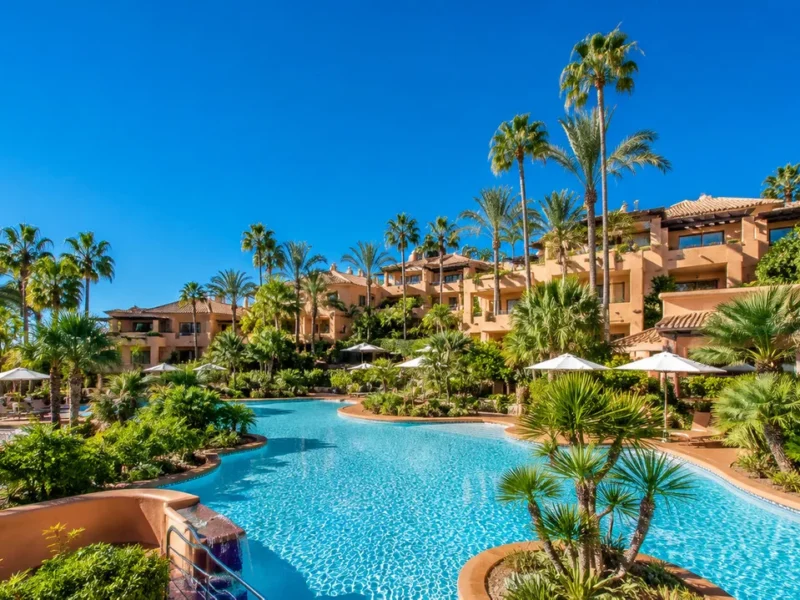 Elegantes Erdgeschoss-Apartment in Marbella, Costa del Sol