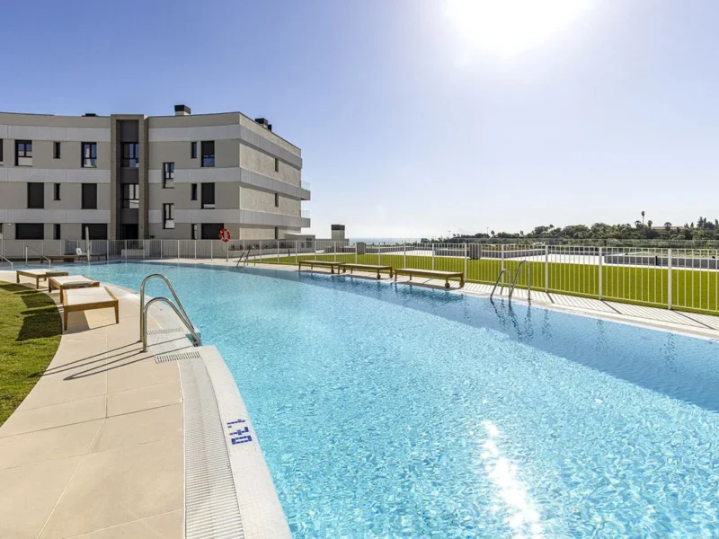 Elegante Wohnung mit Meerblick in Estepona, Costa del Sol