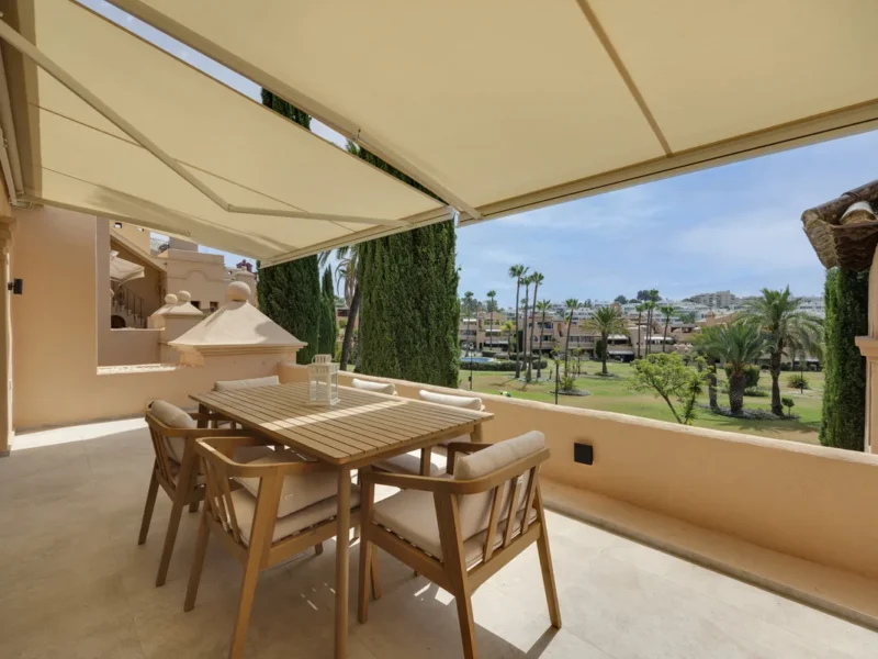 Elegantes Duplex-Penthouse in Estepona an der Costa del Sol